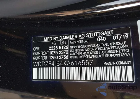 2019 Mercedes-Benz E 300 z USA, uszkodzony, nr VIN WDDZF4JB4KA616557